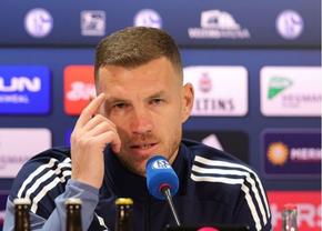 Dzekomania la Gelsenkirchen » Suporterii lui Schalke au cumpărat mii de tricouri ale atacantului de 39 de ani!
