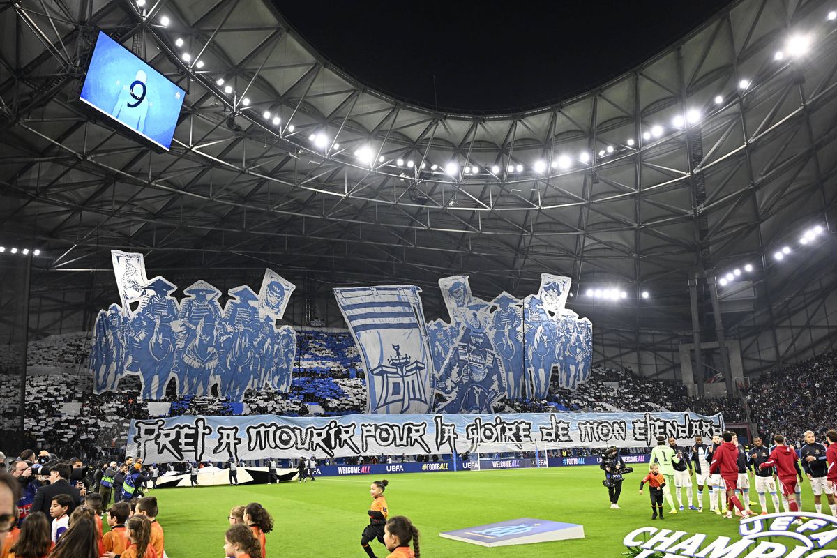 Orașul în care echipa de fotbal dictează ritmul vieții: „E totul sau nimic! Stadionul te face să zbori”