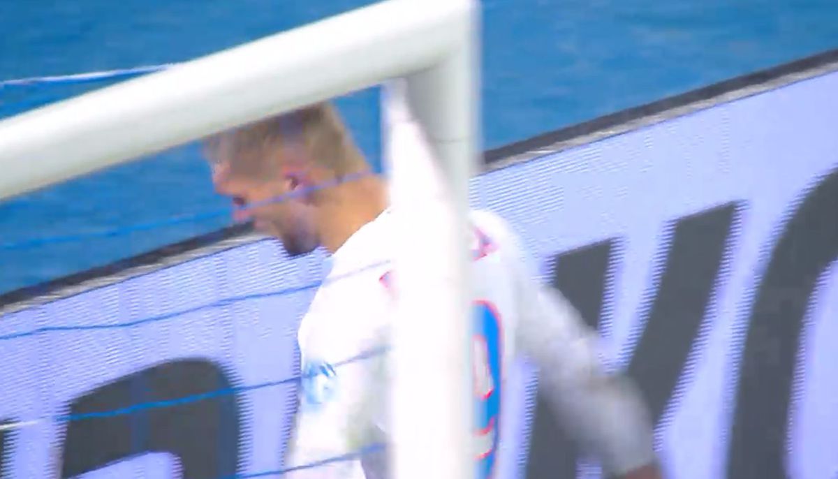 Bîrligea, criză de nervi după schimbare: a luat panoul la șuturi