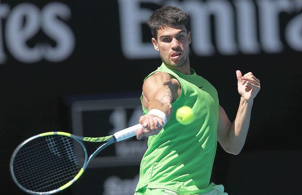 La meciul 100 de Grand Slam, Alcaraz s-a calificat în optimile Australian Open » Raliul care a ridicat publicul în picioare