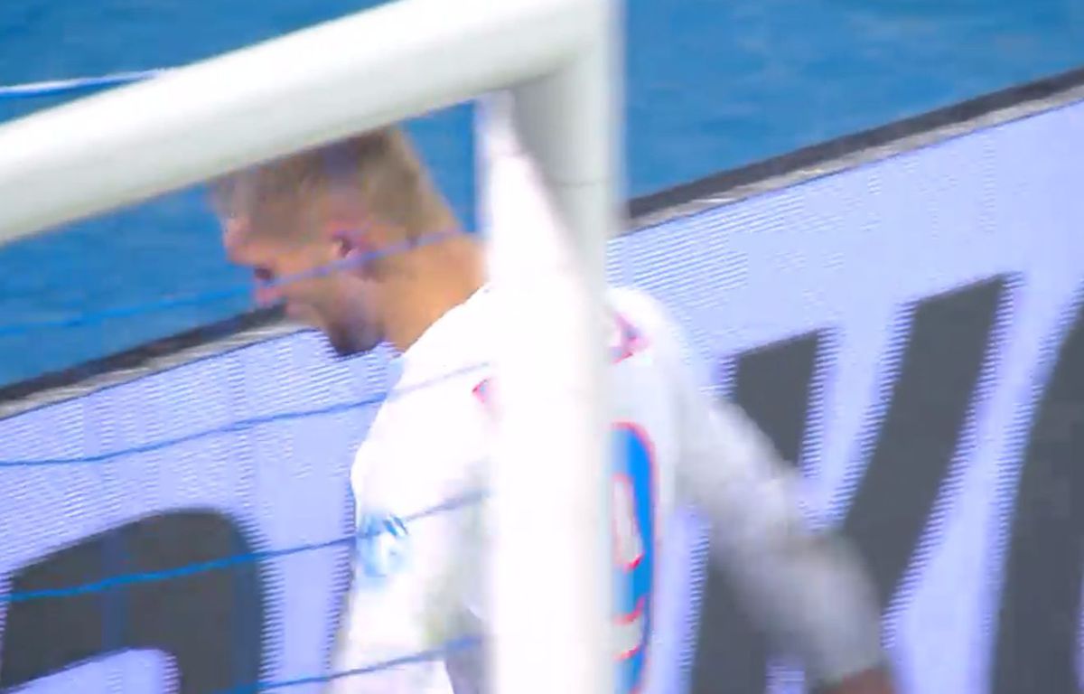 Bîrligea, criză de nervi după schimbare: a luat panoul la șuturi