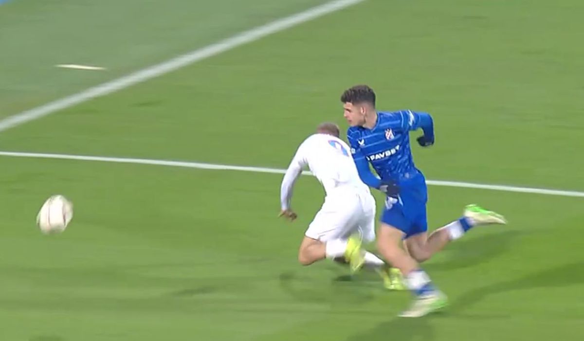Penalty-ul cerut de Daniel Bîrligea în Dinamo Zagreb - FCSB