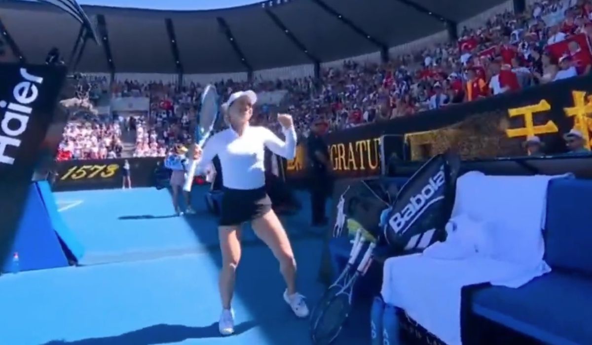 Huiduită după ce s-a calificat în „optimi” la Australian Open, o jucătoare a început să danseze: „Fredonam un cântec rusesc foarte vechi”