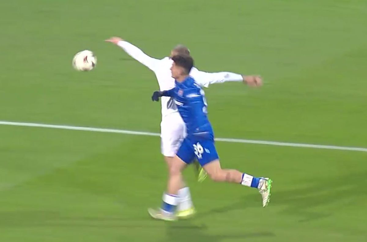 Penalty-ul cerut de Daniel Bîrligea în Dinamo Zagreb - FCSB