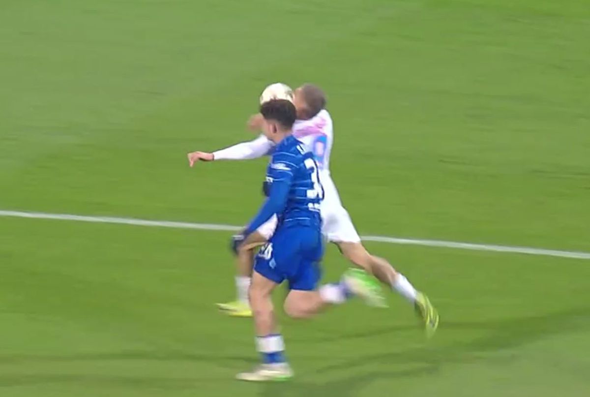 Penalty-ul cerut de Daniel Bîrligea în Dinamo Zagreb - FCSB