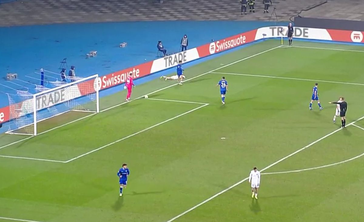 Penalty-ul cerut de Daniel Bîrligea în Dinamo Zagreb - FCSB