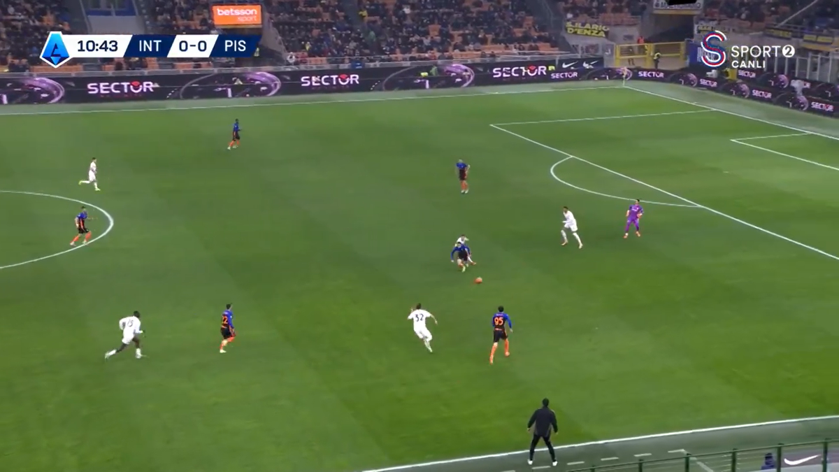 Condus 2-0 de Pisa, Cristi Chivu și-a scos jucătorul în minutul 34! A urmat ceva de poveste pentru Inter