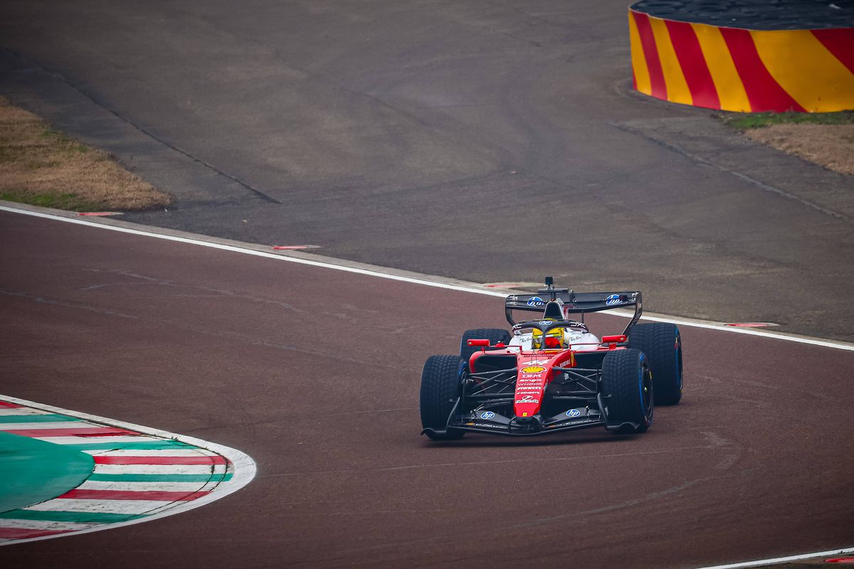 Lewis Hamilton a dezvăluit următorul obiectiv al Ferrari: „Toată lumea lucrează foarte mult”