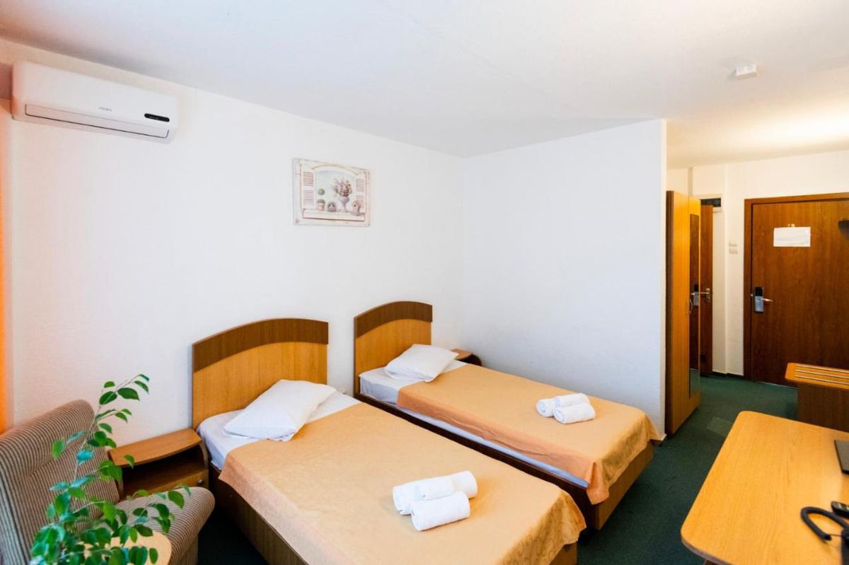 Hotel Siret Saturn