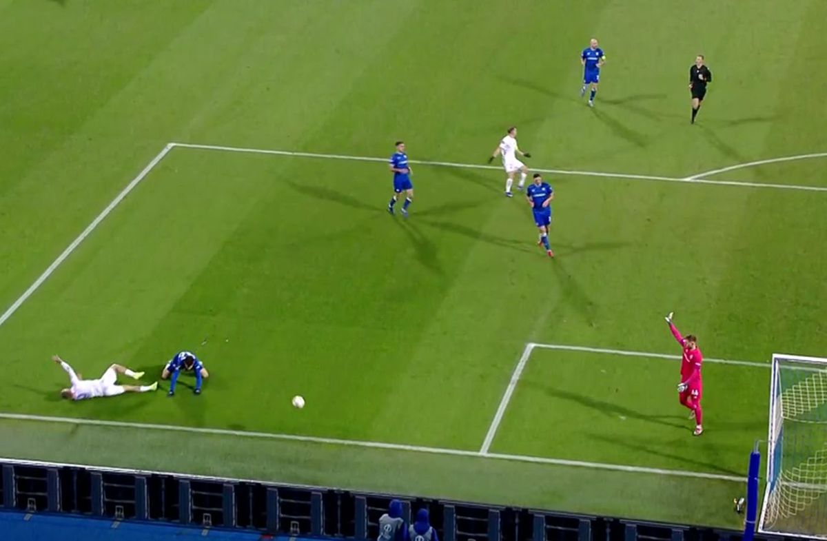 Penalty-ul cerut de Daniel Bîrligea în Dinamo Zagreb - FCSB