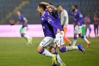 FC Argeș se impune contra celor de la Metaloglobus și suflă în ceafă granzilor din Superligă: partidă cu o eliminare și un gol de pus în ramă