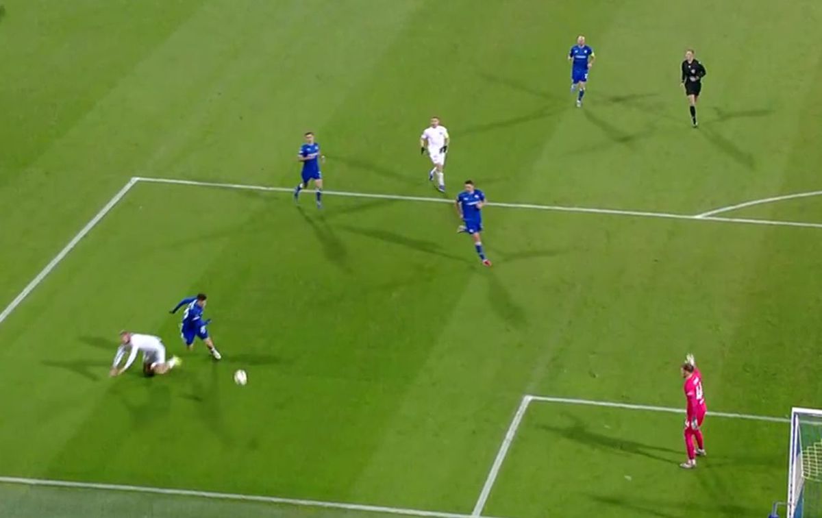 Penalty-ul cerut de Daniel Bîrligea în Dinamo Zagreb - FCSB