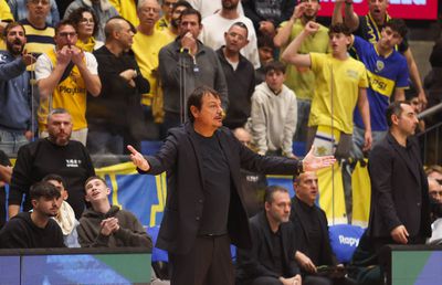 Scandal în Euroligă, între fanii israelieni și antrenorul turc: „Timp de 40 de minute m-au insultat puternic și nimeni n-a făcut nimic”