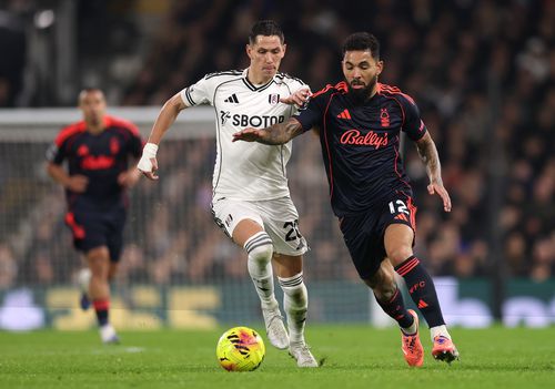 Chelsea se interesează de Douglas Luiz, jucătorul împrumutat de Juventus la Nottingham Forest // FOTO: Getty Images