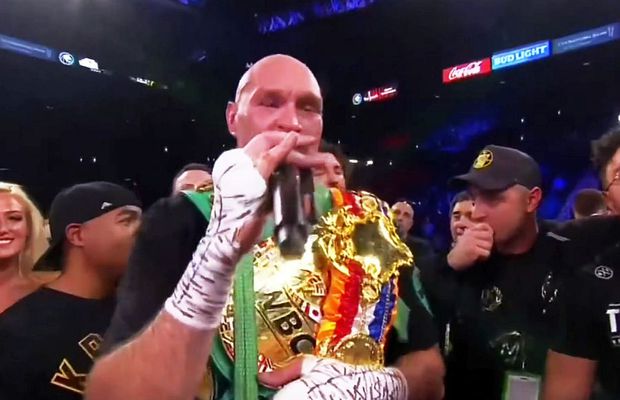 SHOW! Moment genial după victoria lui Tyson Fury cu Deontay Wilder! Ce i-a pus să facă pe spectatori