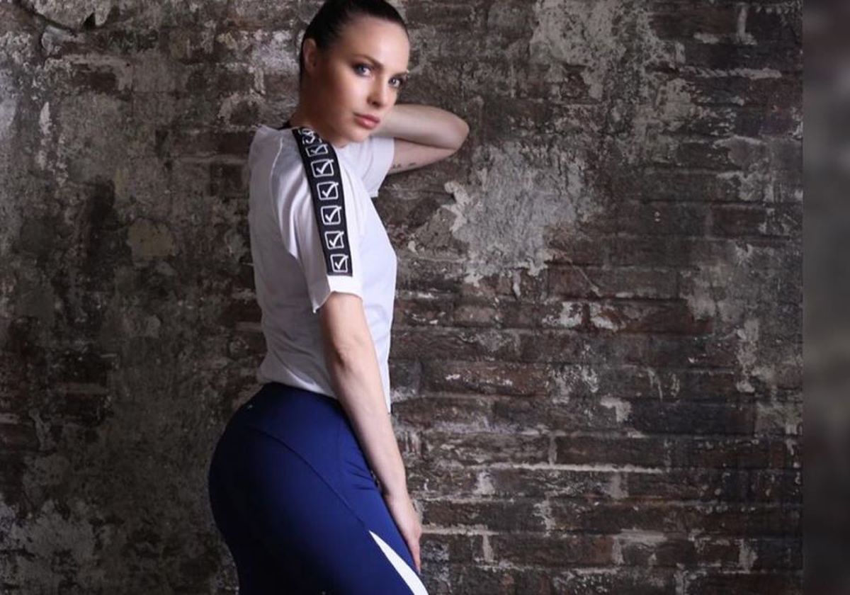 GALERIE FOTO Laura ține cu AC Milan și visează la Europa League