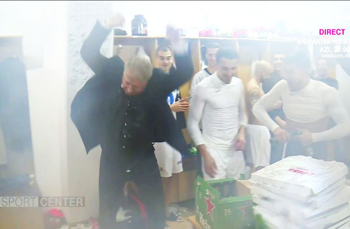 GAZ METAN - DINAMO 1-0 // GALERIE FOTO Imagini SENZAȚIONALE din vestiarul medieșenilor: Ioan Mărginean s-a dezbrăcat și a făcut spectacol alături de jucători