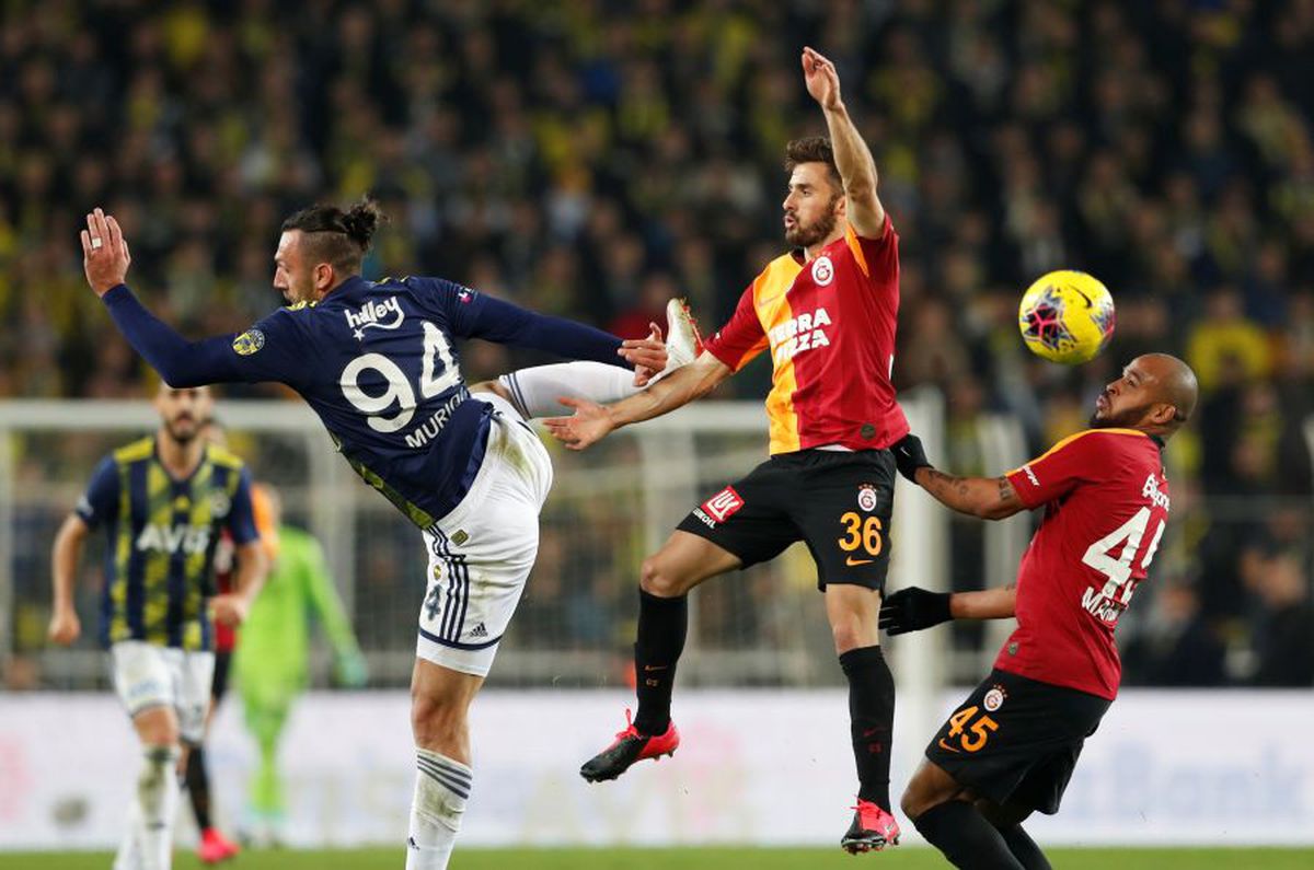 FENERBAHCE - GALATASARAY 1-3 // VIDEO + FOTO Florin Andone, pe bancă într-un derby infernal: bătăi în tribune, jucători loviți și o victorie ISTORICĂ