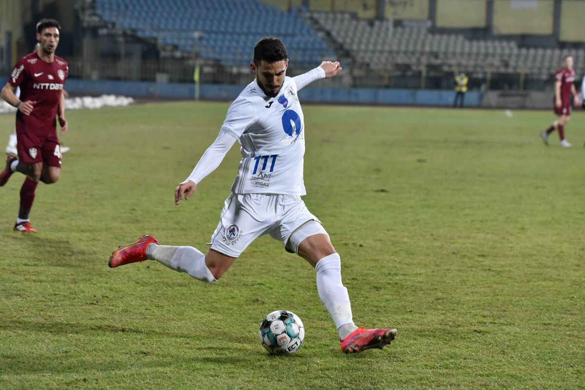 Acuzaţii de blat după Gaz Metan - CFR 0-1: „Daţi-mi voie să mă gândesc la orice!” » Cifrele alimentează suspicinile: trupa lui Teja a fost surprinzător de „cuminte” spre deosebire de alte jocuri