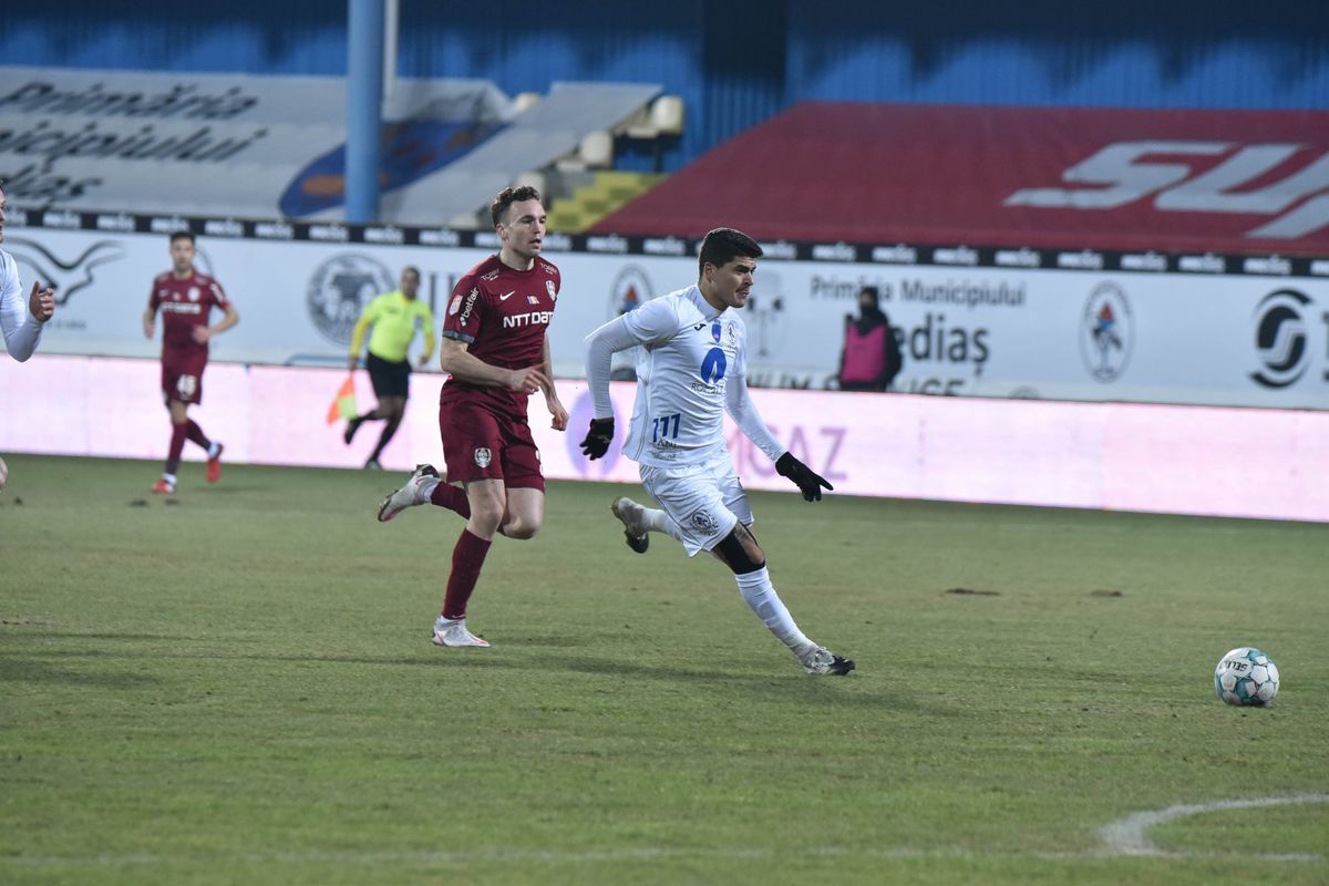 Acuzaţii de blat după Gaz Metan - CFR 0-1: „Daţi-mi voie să mă gândesc la orice!” » Cifrele alimentează suspicinile: trupa lui Teja a fost surprinzător de „cuminte” spre deosebire de alte jocuri