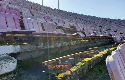 FOTO Imaginile degradării pe un stadion din România » Cum a ajuns să arate una dintre arenele-simbol din fotbalul nostru