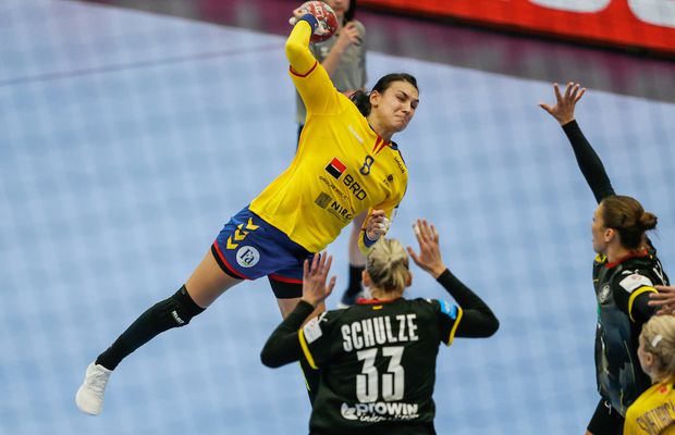 Naționala României s-a reunit la București fără niciunul dintre antrenori