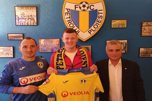 Răzvan Horj a fost prezentat oficial la Petrolul // Foto: Facebook FC Petrolul Ploiești