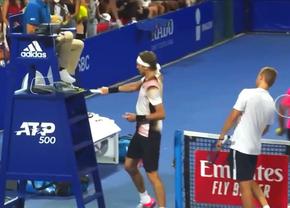A rupt racheta în scaunul arbitrului și a fost exclus din turneu! » Alexander Zverev, ieșire violentă la ATP Acapulco: „Idiot nenorocit!”