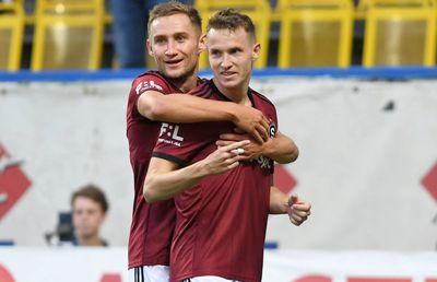 Jucătorul în activitate care tocmai ce a dezvăluit că este gay: „Lumea fotbalului e homofobă" » Cum l-au primit fanii la primul meci de acasă