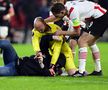Dmitrovic, atacat de un fan în timpul meciului PSV - Sevilla