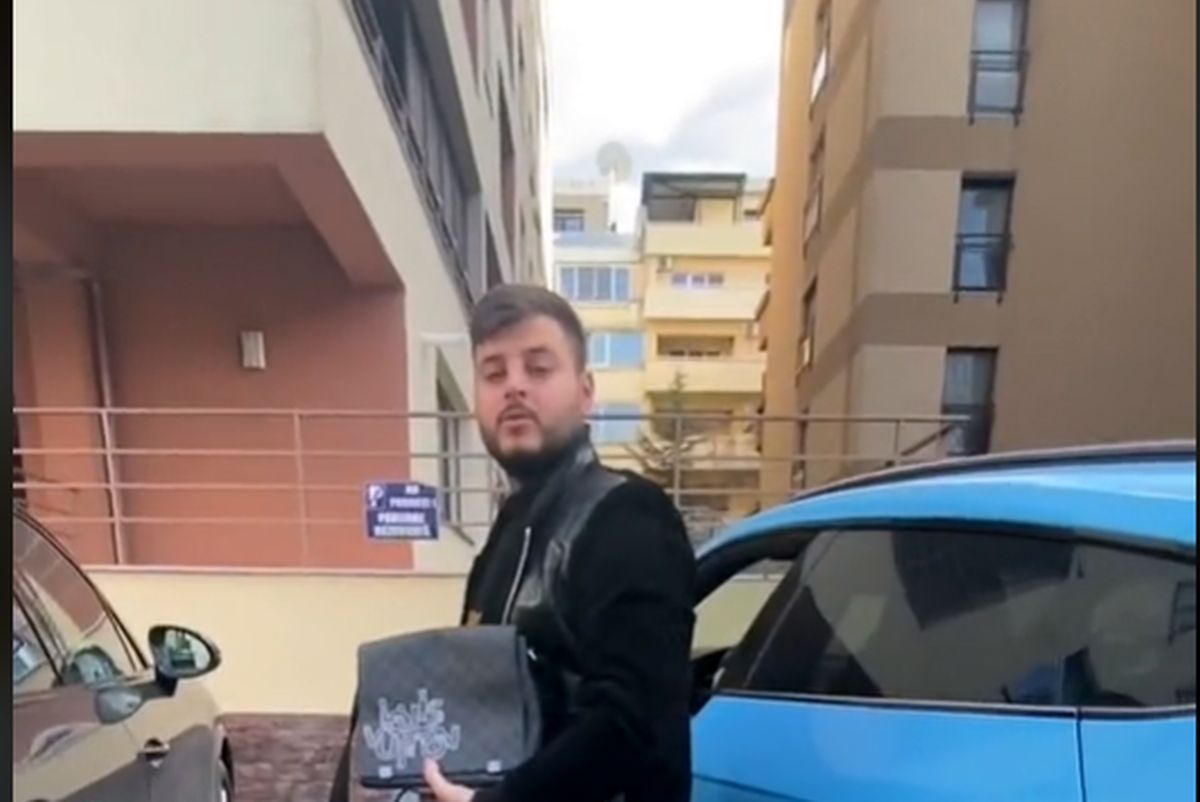 Adrian Mititelu jr., întrebat cu ce se ocupă când cobora din bolidul de 600.000 de euro » Ce răspuns a dat fiul patronului de la FCU Craiova