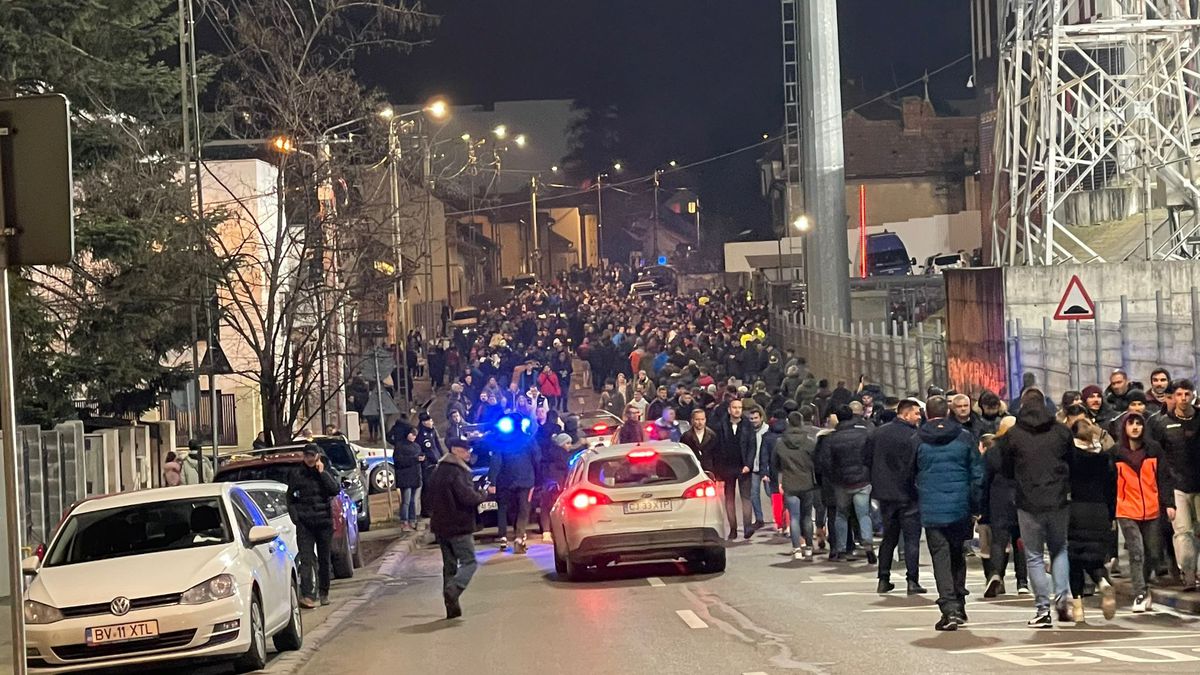 Sarri, plin de nervi după CFR Cluj - Lazio: „UEFA vorbește de respect, dar nu-i pasă! Cum să ne trimiți aici?!”