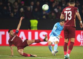 CFR Cluj iese pe plus » Cu ce sumă rămâne echipa lui Dan Petrescu după eliminarea din Conference League