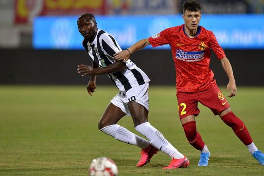 Atacantul nigerian Kehinde Fatai (33 de ani) a semnat cu Oțelul Galați, formație ce ocupă poziția a treia în clasamentul din Liga 2.