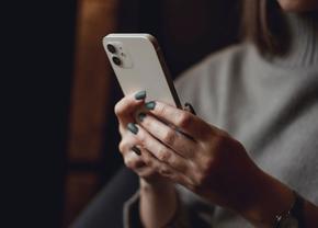 6 motive pentru care iPhone 12 este și astăzi un telefon care-și merită toți banii