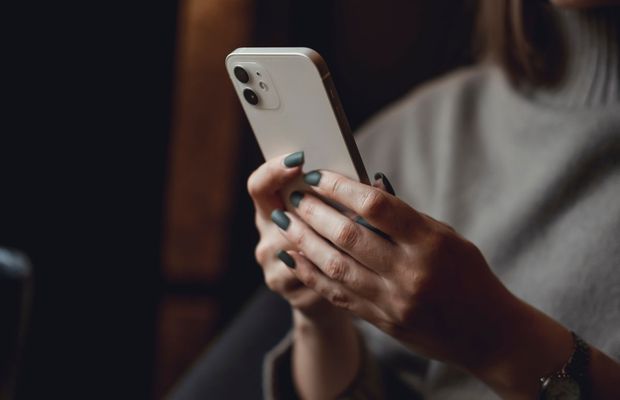 6 motive pentru care iPhone 12 este și astăzi un telefon care-și merită toți banii