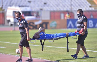 Râsu'-plânsu' la Dinamo » Clubul a închiriat „Arcul de Triumf”, dar face casting pentru brancardieri: „Avem doritori?”