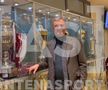 Eugen Voicu, fotografiat de Andrei Nicolescu alături de trofeele lui CFR Cluj Capturi Antena Sport