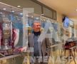 Eugen Voicu, fotografiat de Andrei Nicolescu alături de trofeele lui CFR Cluj Capturi Antena Sport