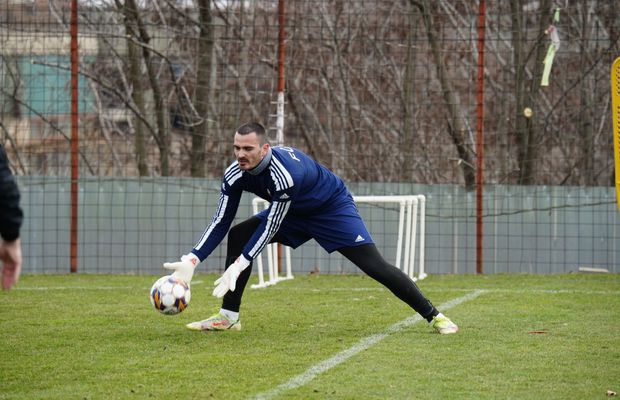 Transfer de urgență înaintea meciului FCSB - FC Botoșani » S-a antrenat deja cu noii colegi