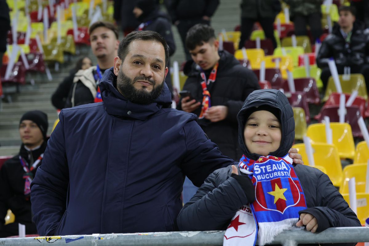 Eșarfele pe care le vinde Peluza Nord înainte de derby-ul cu Dinamo » Mesaje împotriva lui Dinamo