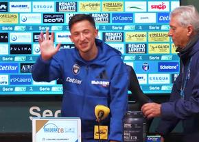 Olimpiu Moruțan, aplaudat la scenă deschisă de o sală plină de jurnaliști