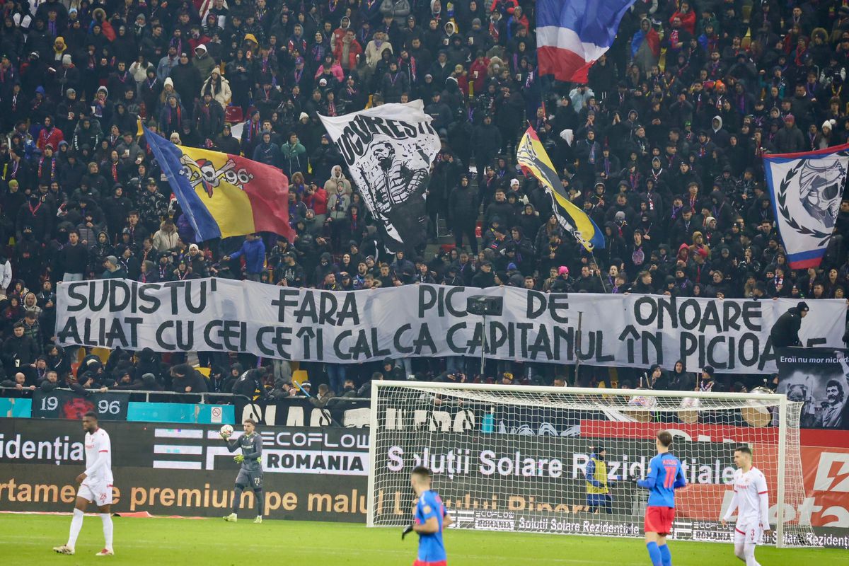 Mesaje în tribune la FCSB - Dinamo