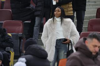 Soția lui Ngezana, apariție spectaculoasă pe Arena Națională! A atras toate privirile la FCSB - Dinamo