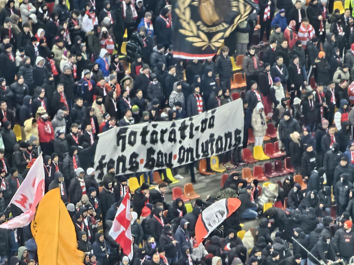 Toate mesajele galeriilor din FCSB - Dinamo » Ironii nemiloase ale fanilor: „Peluza voastră e ca POS-ul”