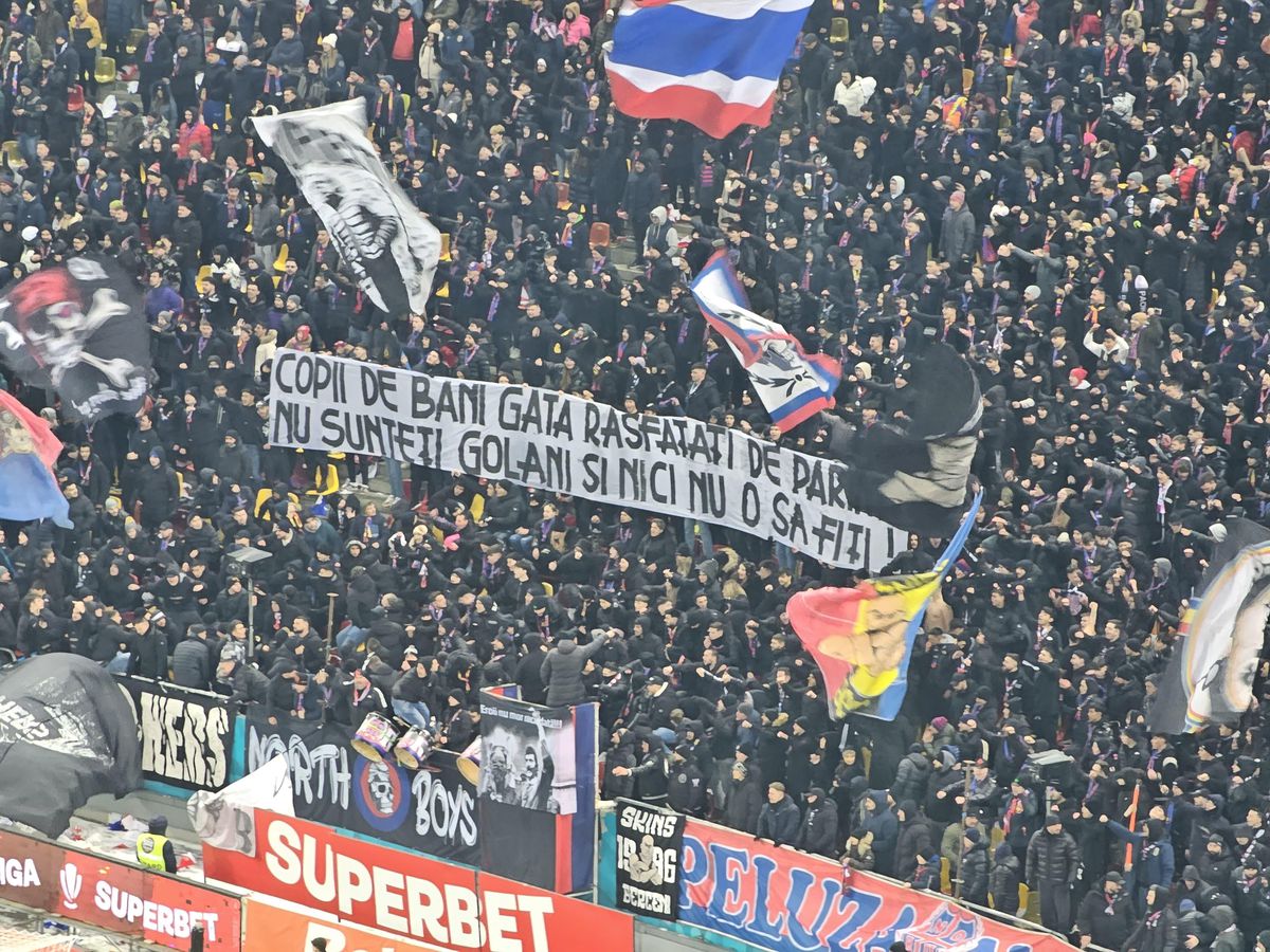 Toate mesajele galeriilor din FCSB - Dinamo » Ironii nemiloase ale fanilor: „Peluza voastră e ca POS-ul”