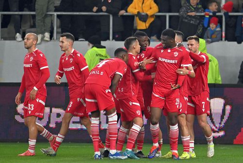 Fostul atacant Florin Bratu (45 de ani) s-a întâlnit cu câțiva fotbaliști de la Dinamo chiar în dimineața derby-ului cu FCSB, care se va juca de la 20:00, în runda cu numărul #27 din Superliga.