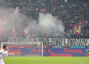 Toate mesajele galeriilor din FCSB - Dinamo » Ironii nemiloase ale fanilor: „Peluza voastră e ca POS-ul”