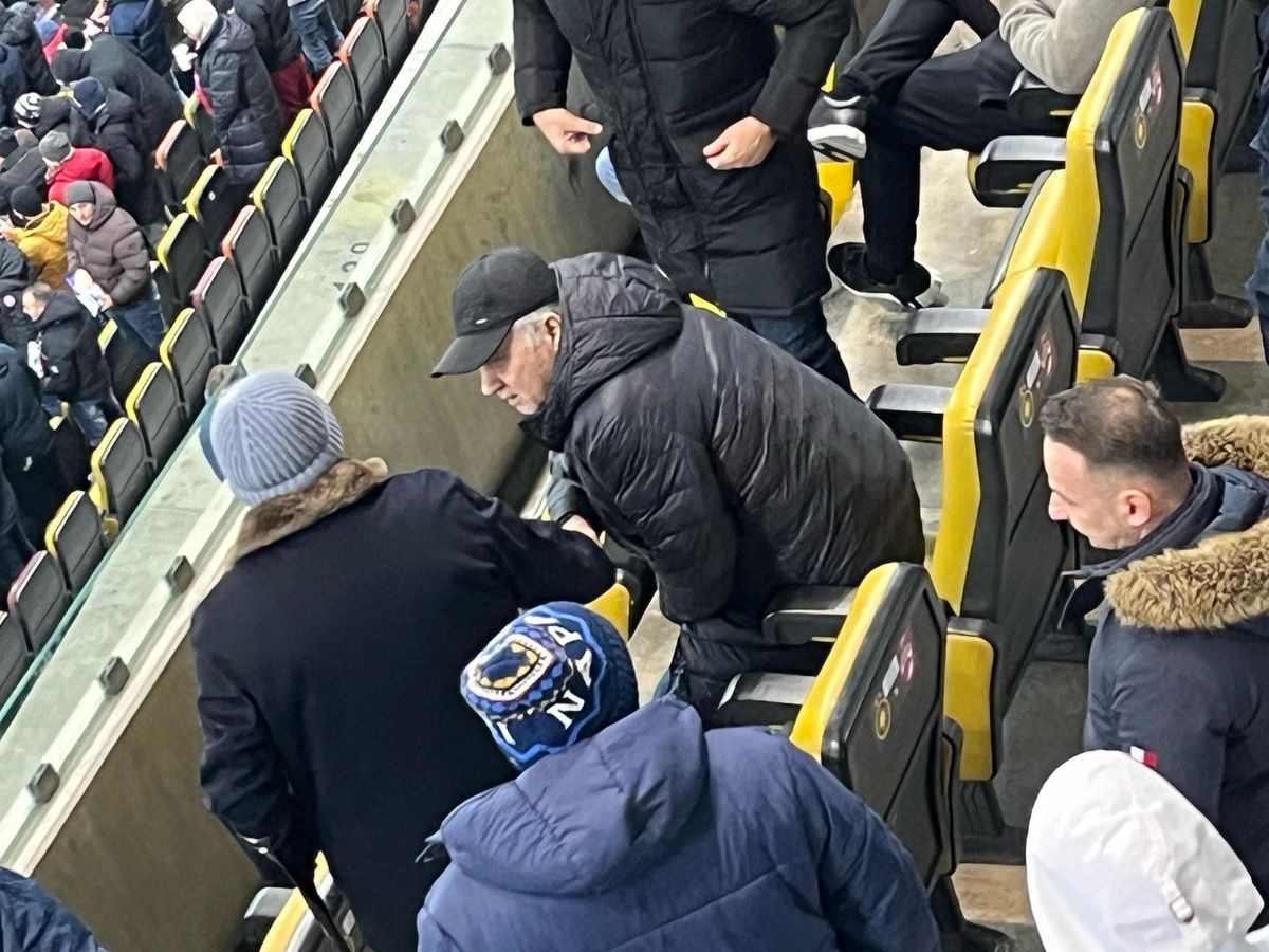 Cum a apărut Mircea Lucescu la FCSB - Dinamo + Ce alte nume mari au fost la derby