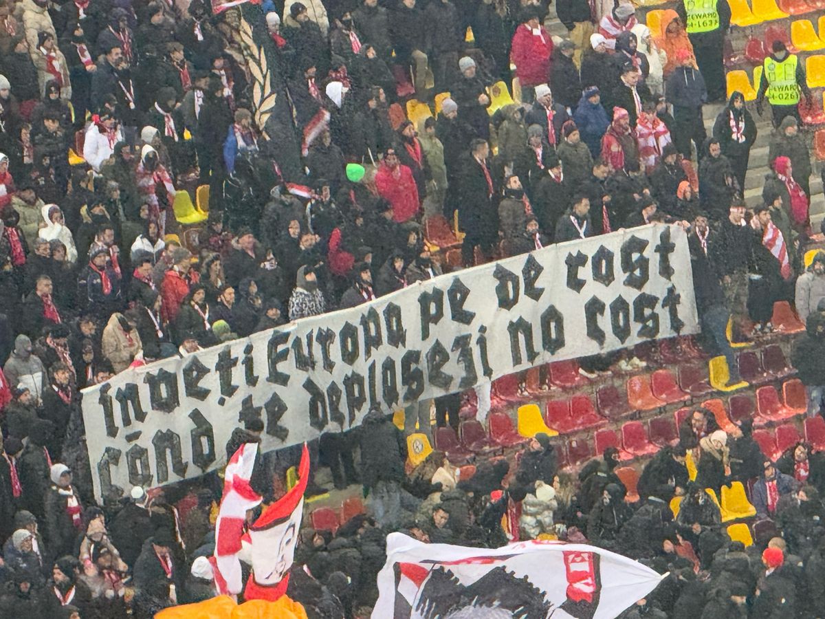 Toate mesajele galeriilor din FCSB - Dinamo » Ironii nemiloase ale fanilor: „Peluza voastră e ca POS-ul”